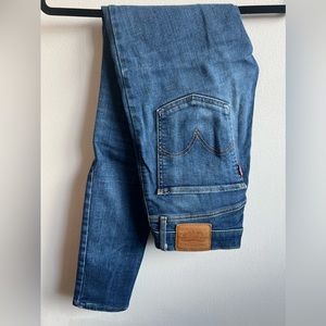 Levi’s Mile High Skinny Jeans, Medium Wash Size 27